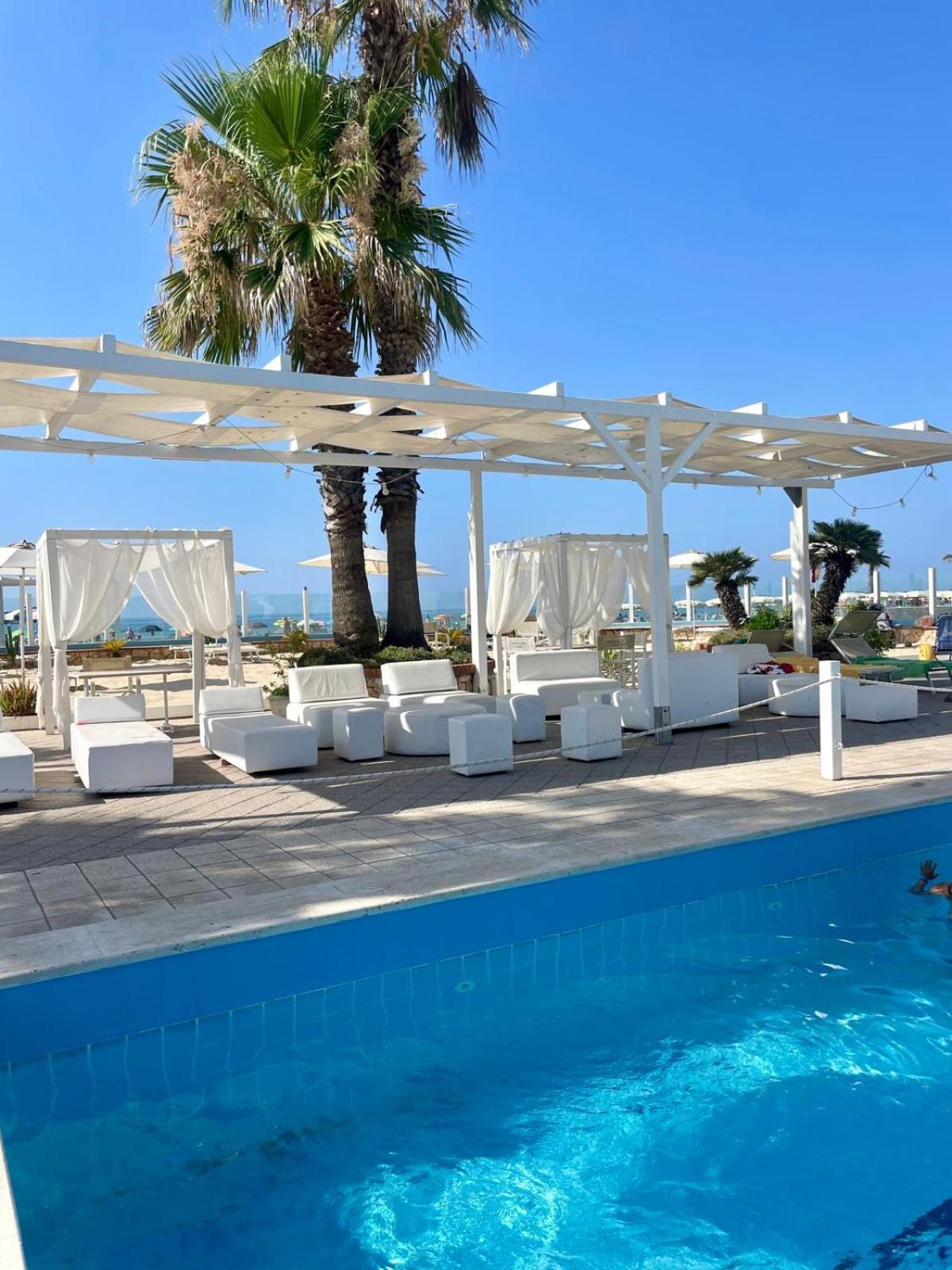 Hotel Mediterraneo Lido di Latina Exterior foto